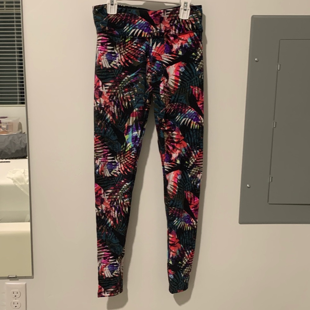 Too small. Only tried on once. Excellent condition.
